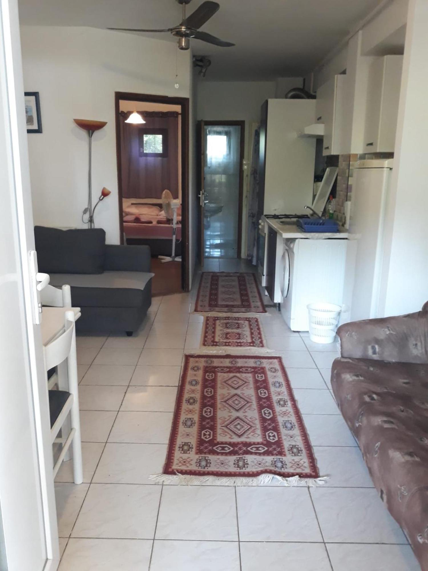 אופטיה Rooms & Apartments Semic מראה חיצוני תמונה