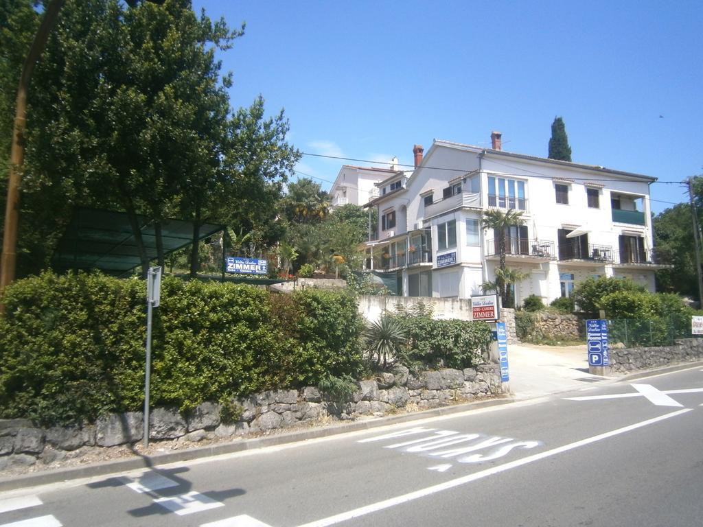 אופטיה Rooms & Apartments Semic מראה חיצוני תמונה